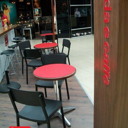 Furniture Installation at Vida e Caffe