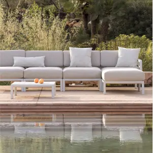COUCHES
